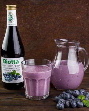 Молочный коктейль с черничным нектаром