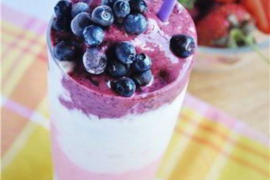 Рецепт молочного коктейля с черникой