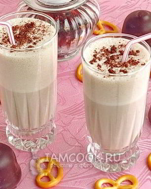 Молочный коктейль с коньяком и шоколадным пудингом