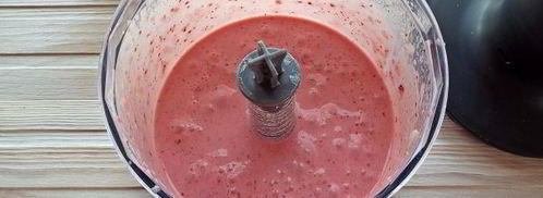 молочный коктейль с мороженым и клубникой. Шаг 8