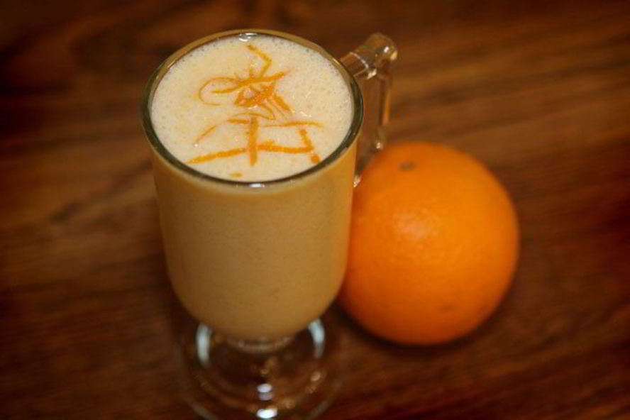 Рецепт молочного коктейля с персиками и апельсинами