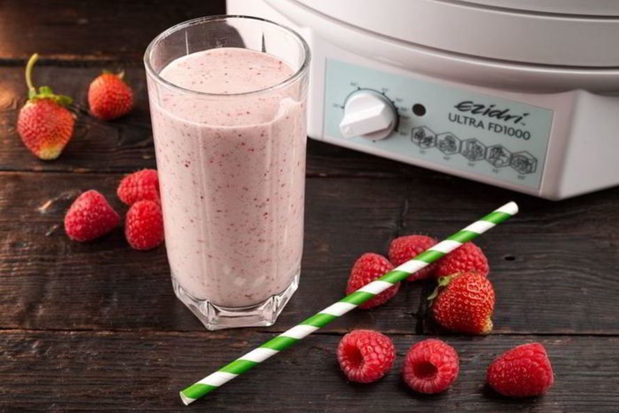 Рецепт молочного коктейля с сушеными ягодами