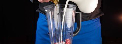 молочный коктейль с сушеными ягодами. Шаг 5