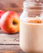 Освежающий молочный коктейль с яблоком