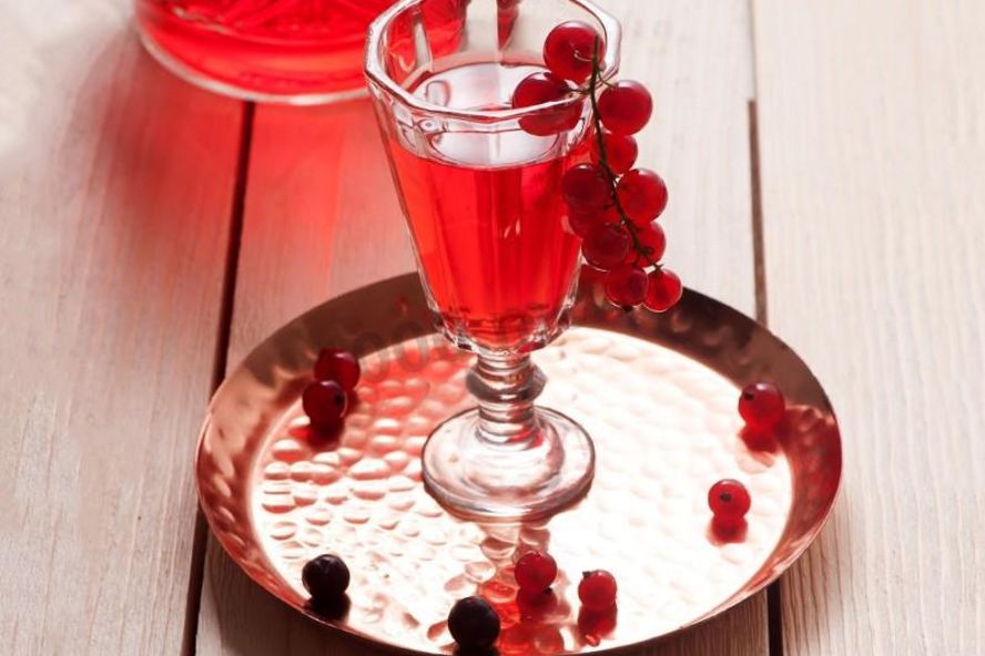 Рецепт домашней наливки из красной смородины