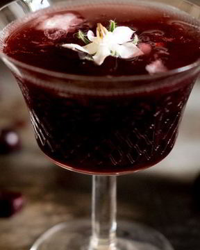 Крепленая наливка из кизила