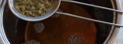 напиток из календулы с цветочным льдом. Шаг 4