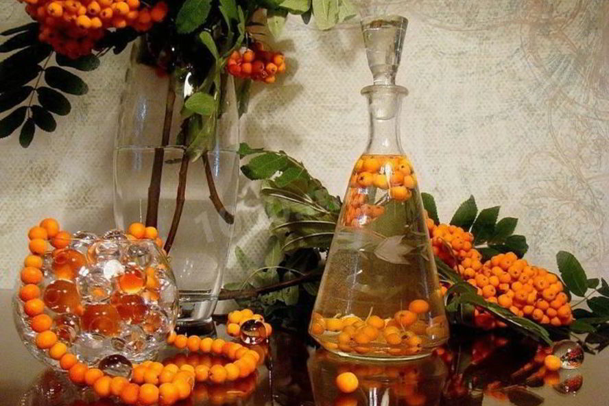 Рецепт настойки на рябине на самогоне