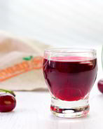 Вишневая настойка с корицей и гвоздикой