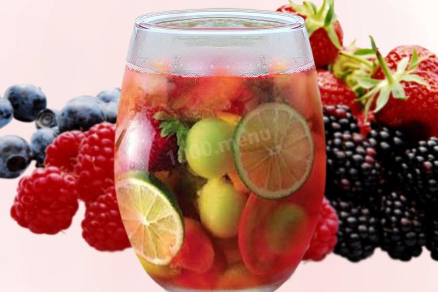 Рецепт коктейля игристая сангрия с ликером куантро