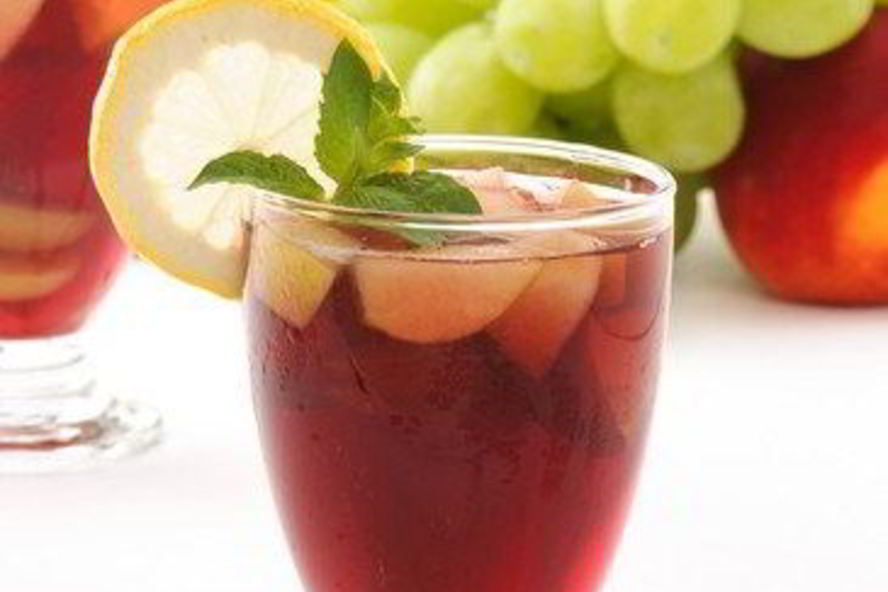 Рецепт сангрии из красных яблок и цитрусов