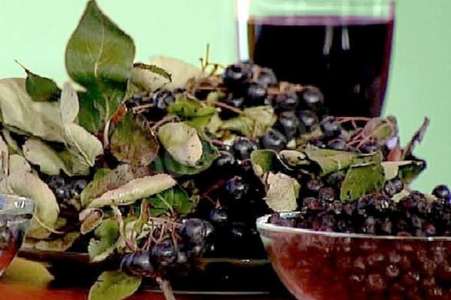 Рецепт сиропа из черноплодной рябины на зиму