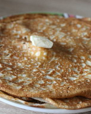 Сладкие блинчики на сметане и сывороточном коктейле Мажитэльк завтраку