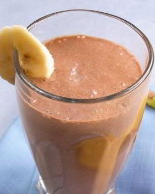 Шоколадный смузи с бананом