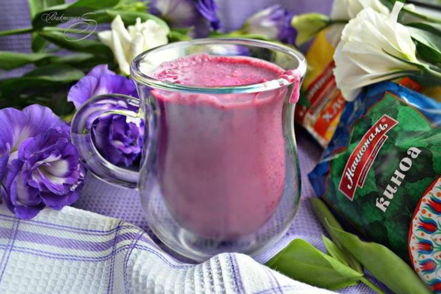 Рецепт смузей из черной смородины, овсяных хлопьев и киноа