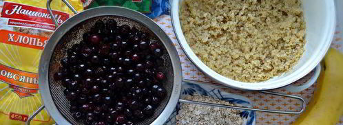 смузи из черной смородины, овсяных хлопьев и киноа. Шаг 3