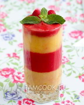 Смузи из персика и малины