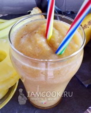 Смузи с ананасом и сельдереем
