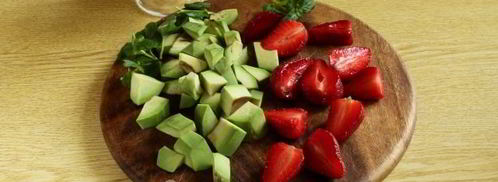 смузи с авокадо и клубникой. Шаг 5