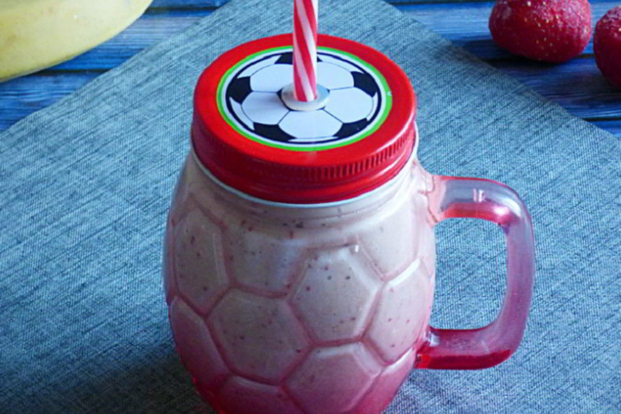 Рецепт смузей с овсянкой, бананом и клубникой