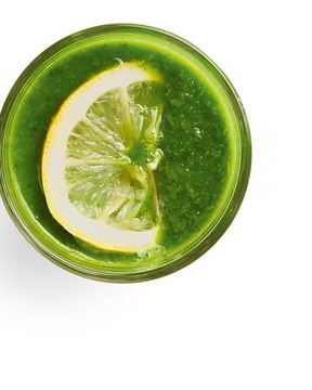 Зеленый смузи со шпинатом