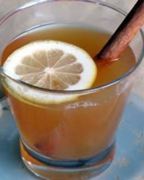 Горячий яблочный сок со специями