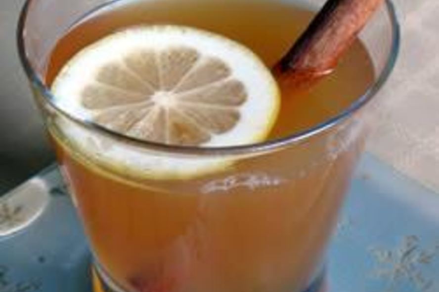 Рецепт горячего яблочного сока со специями