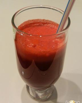 Сок из свеклы, яблок, моркови и лимона