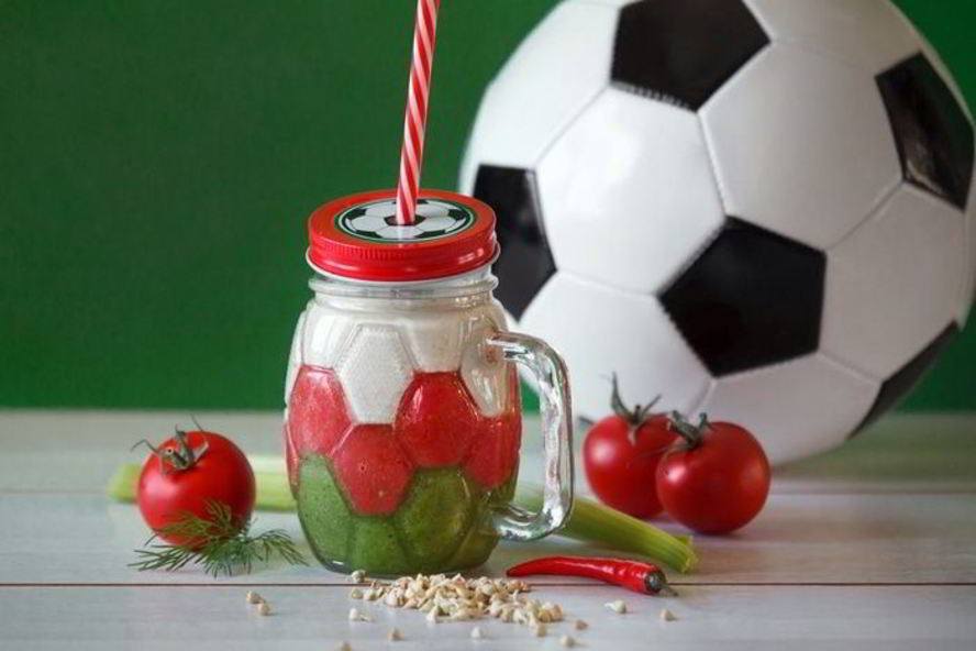 Рецепт томатного сока с зеленой гречкой, сельдереем и сметаной