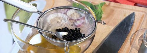 греческий салат с бальзамическим жемчугом. Шаг 6