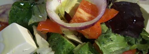 греческий салат с бальзамическим жемчугом. Шаг 7