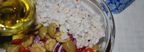 греческий салат с перловкой. Шаг 6