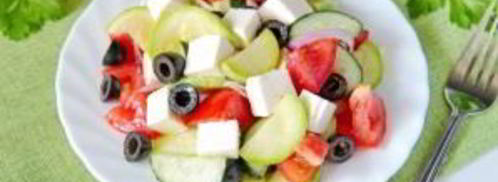 греческий салат с цуккини и помидорами. Шаг 11