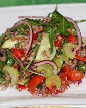 Овощной салат с гречкой