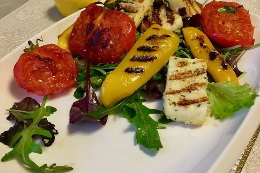 Рецепт салата-гриля с сыром халуми по-гречески