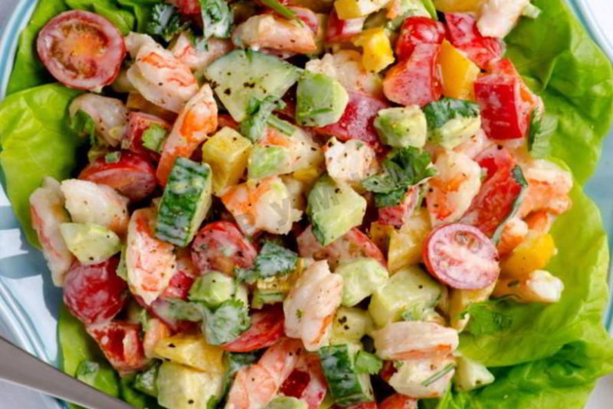 Рецепт салата из авокадо с креветками под греческим йогуртом