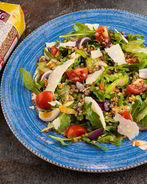 Салат из гречки с копченой курицей и томатами