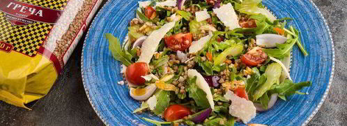 салат из гречки с копченой курицей и томатами. Шаг 8