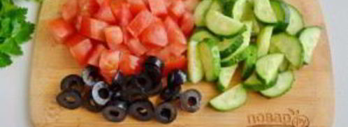 салат с брынзой по-гречески. Шаг 3