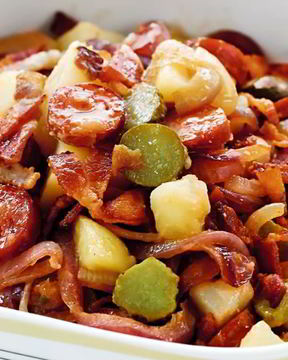 Картофельный салат с копченостями