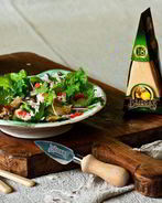 Картофельный салат с лососем и сыром Джюгас