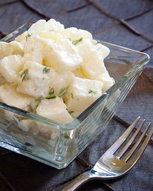 Картофельный салат с яйцами и горчичной заправкой