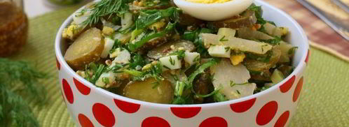 картофельный салат со щавелем и маринованными огурцами. Шаг 9