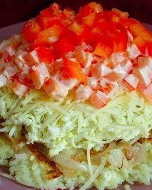 Простой картофельный салат с сыром