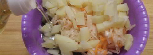 салат с картофелем и соленьями. Шаг 7