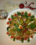 Оливье по-царски со свиной вырезкой и креветками на желе из гранатового соуса