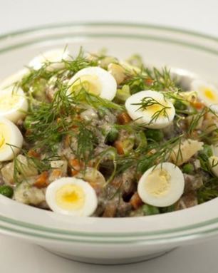 Оливье с говяжьей печенкой