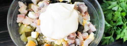 салат оливье с копченой скумбрией. Шаг 8