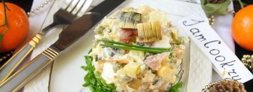 салат оливье с копченой скумбрией. Шаг 9