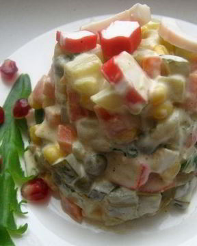 Салат Оливье с крабовыми палочками